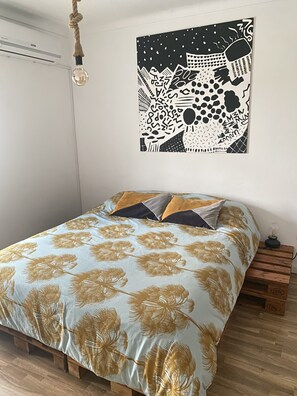 3 slaapkamers, een bureau, geluiddichte muren