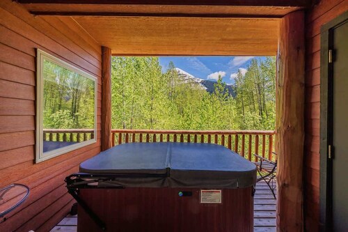 Girdwood Getaway  - Hot tub with a View!