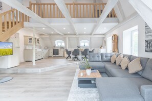 Fernseher, Stereoanlage