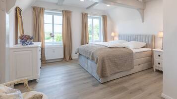 3 bedrooms, iron/ironing board, free WiFi