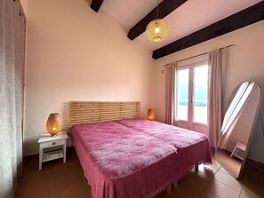 2 bedrooms