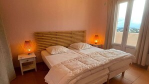 2 bedrooms