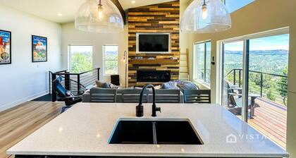 Bryce View Cabin - New Cabin with Amazing Views!