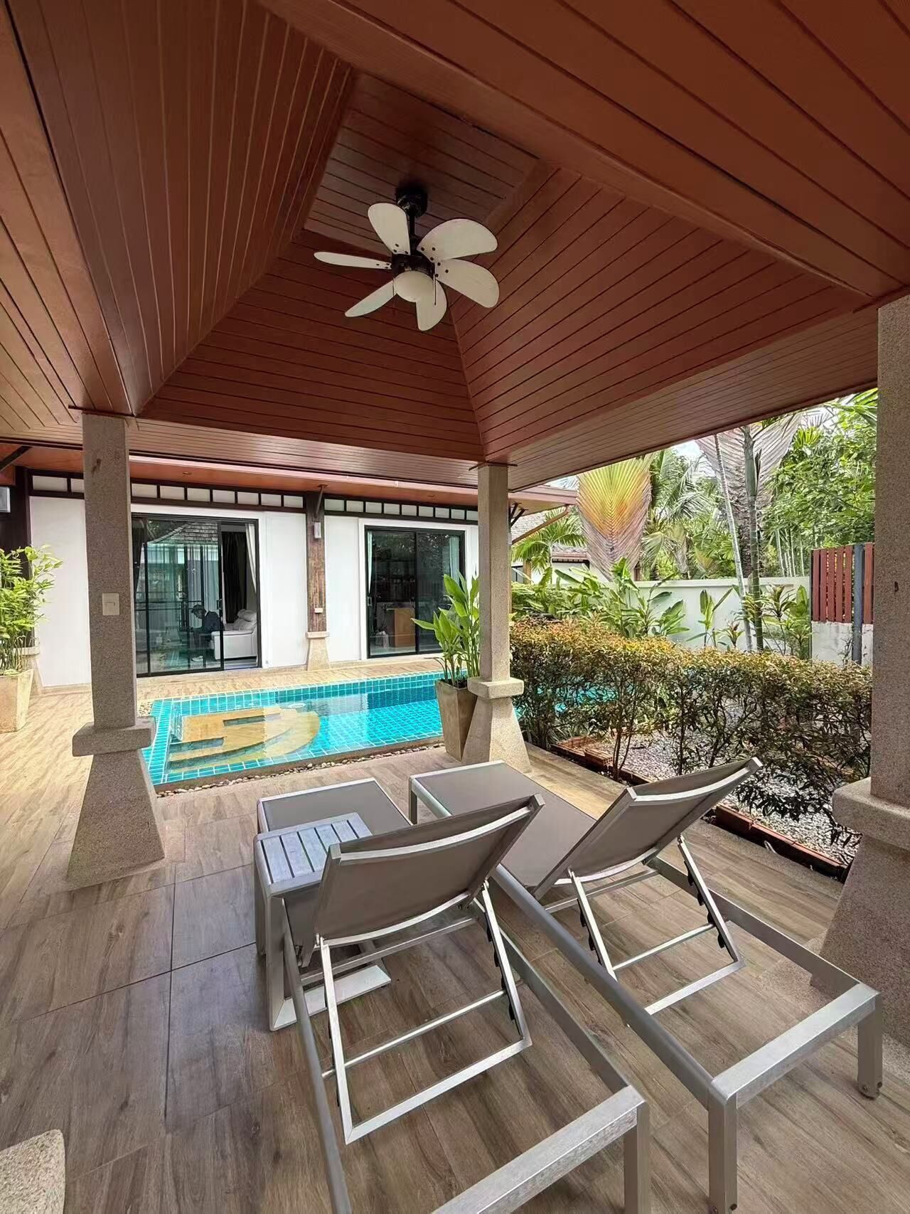 Villa Luxe, vue piscine | Vue sur le jardin