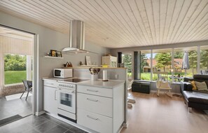 Kühlschrank, Herdplatte, Geschirrspüler