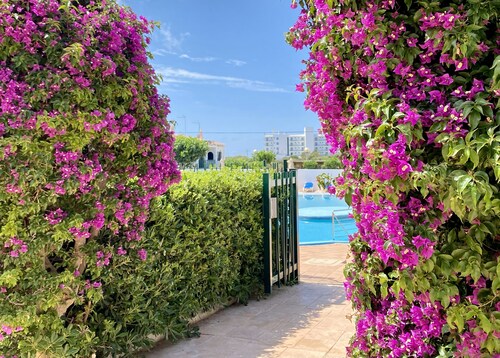 Apartamento Reformado al Lado de la Playa con Piscina