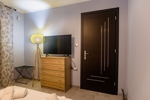 3 bedrooms, WiFi, bed sheets