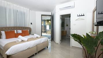 3 habitaciones, caja de seguridad en la habitación y escritorio