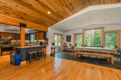 Prosser Paradise_Hot Tub, Arcade, Walk 2 Prosser Reservoir, Exercise Equip, Kid Toys & Air Purifiers