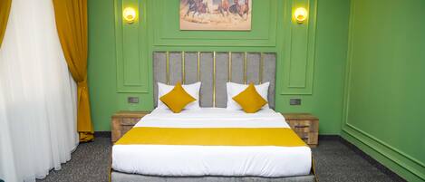 Camera Deluxe | 1 camera, una cassaforte in camera, una scrivania, tende oscuranti