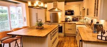 Luxurious 7BR 6BA; Elegant Living Spaces, Fire Pit