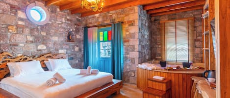 Queen Room (Jakuzi) | Jetted bathtub