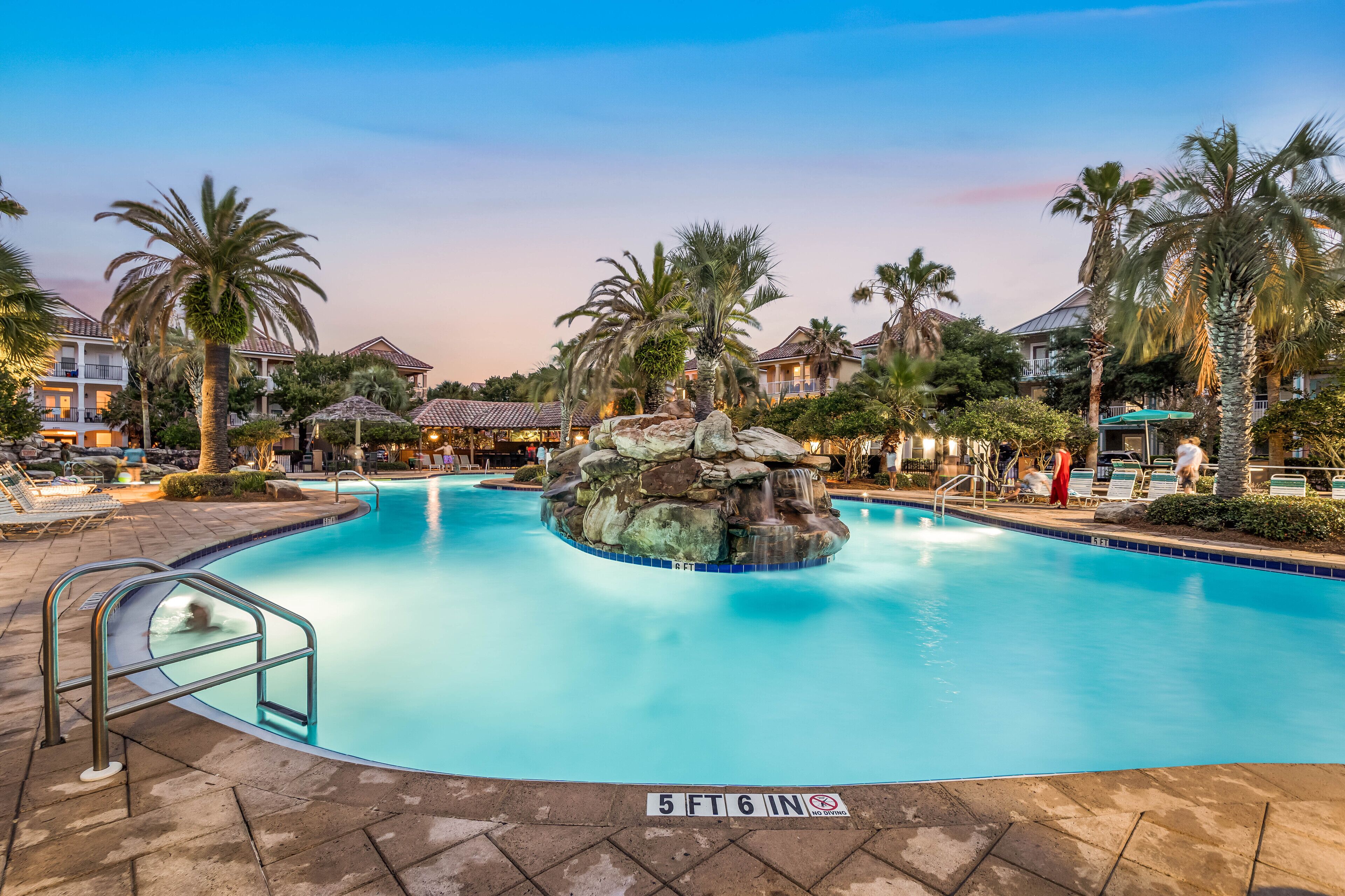 VILLAGES OF CRYSTAL BEACH-LARGE LAGOON POOL-DOG FRIENDLY!