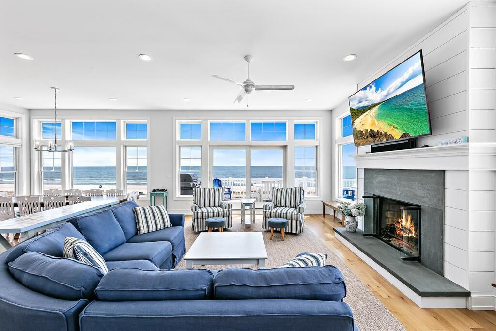 Oceanfront with private access to LBI beach! South of Beach Haven. Sleeps 12+