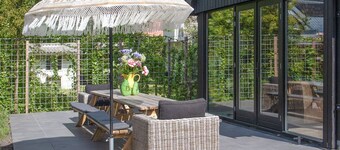 Unique boutique vacation villa by the sea!