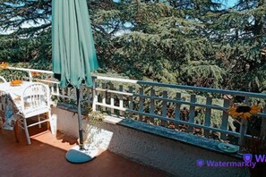 Outdoor dining - Rosy's Campaign (San Gennaro I)