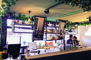 Bar (on property) - YOUNG Learning Hotel (Rijswijk)