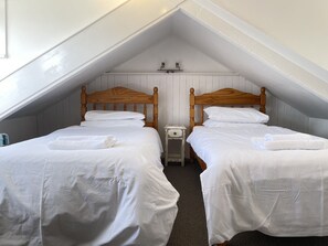 3 chambres, fer et planche à repasser, lit parapluie, Wi-Fi gratuit
