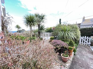 Property grounds - 9 Bowling Green Terrace - a house that sleeps 6 guests in 3 bedrooms (St Ives)