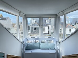Interior - 9 Bowling Green Terrace - a house that sleeps 6 guests in 3 bedrooms (St Ives)