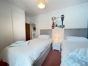 3 Schlafzimmer, Bügeleisen/Bügelbrett, kostenloses WLAN, Bettwäsche