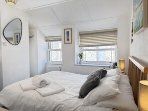 3 bedrooms, iron/ironing board, travel crib, WiFi (free)