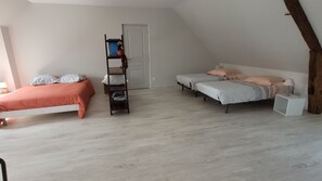 3 bedrooms, free WiFi, bed sheets