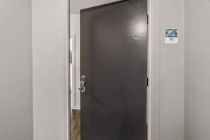 Interior entrance - Urban Chic 1BR Apartment (Philadelphia)