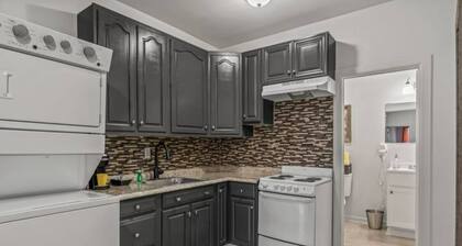 Urban Chic 1BR Apartment