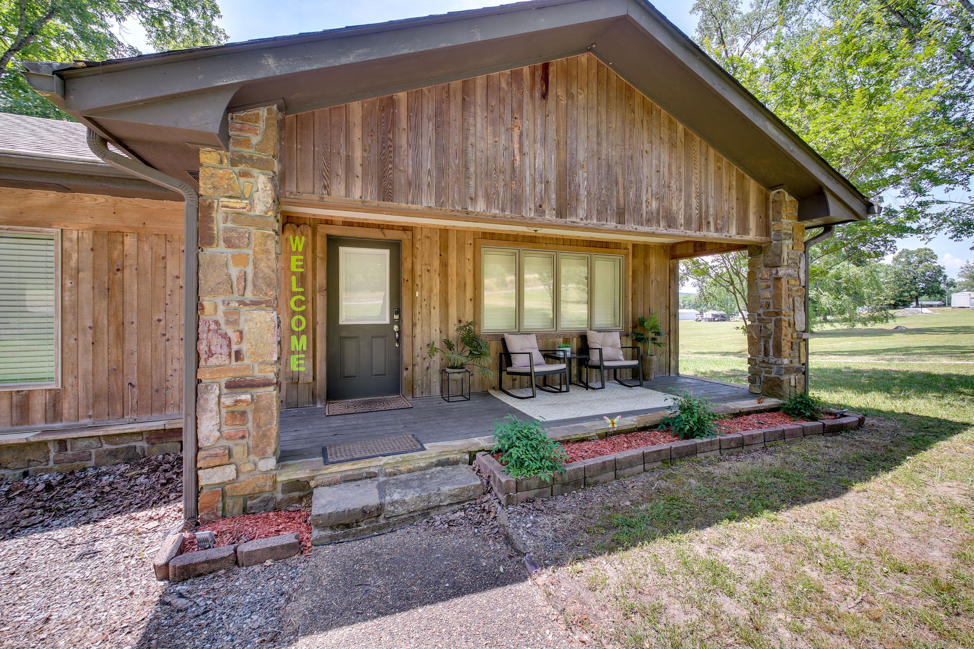Family-Friendly Jessieville Home: 1 Mi to Water!