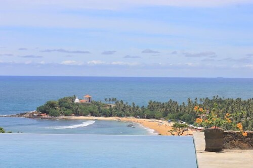 Far Horizons Villa by Angel