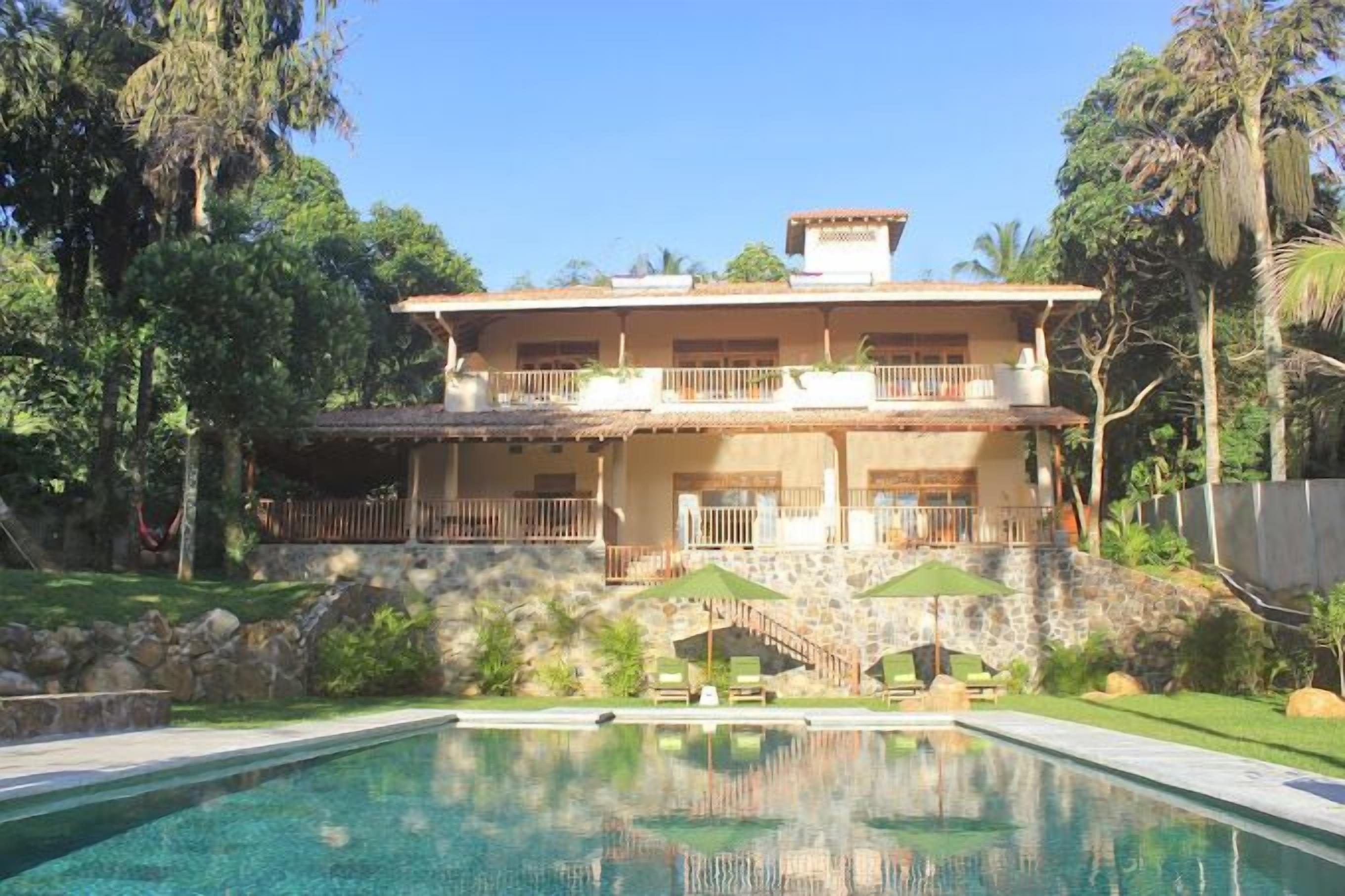 Fachada da propriedade