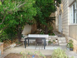Outdoor dining - See pictures (Dubrovnik)