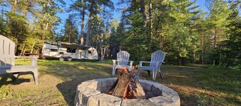Cozy camping retreat on the banks of the beautiful AuSable River 