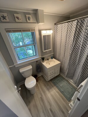 Casa Confort | Baño | Amenidades de baño gratuitas, secadora de cabello, toallas, jabón 
