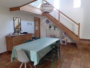 Dining - Maison Pour les Vacances D'été en Sud Ardèche à Aubenas Avec Piscine (Saint Etienne de Fontbellon)