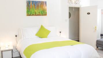 Premium bedding, Select Comfort beds, iron/ironing board, free WiFi