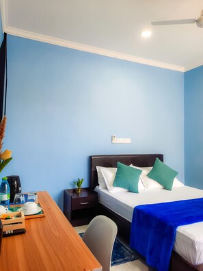 Deluxe Double or Twin Room | Minibar, individually decorated, individually furnished, desk - Hide Inn Blue (Hulhudheli)