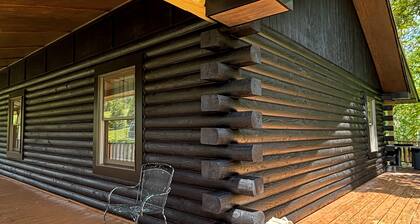 Private waterfront cabin in nature: Rio Cruz Retreat