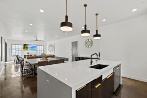 Interior - Casa Blanca luxury Villa Private pool sleeps 30! (Hurricane)