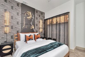 4 bedrooms, iron/ironing board, WiFi, bed sheets