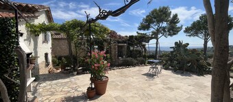 Magnifique Propriété Avec Très Grande Piscine vue mer Panoramique