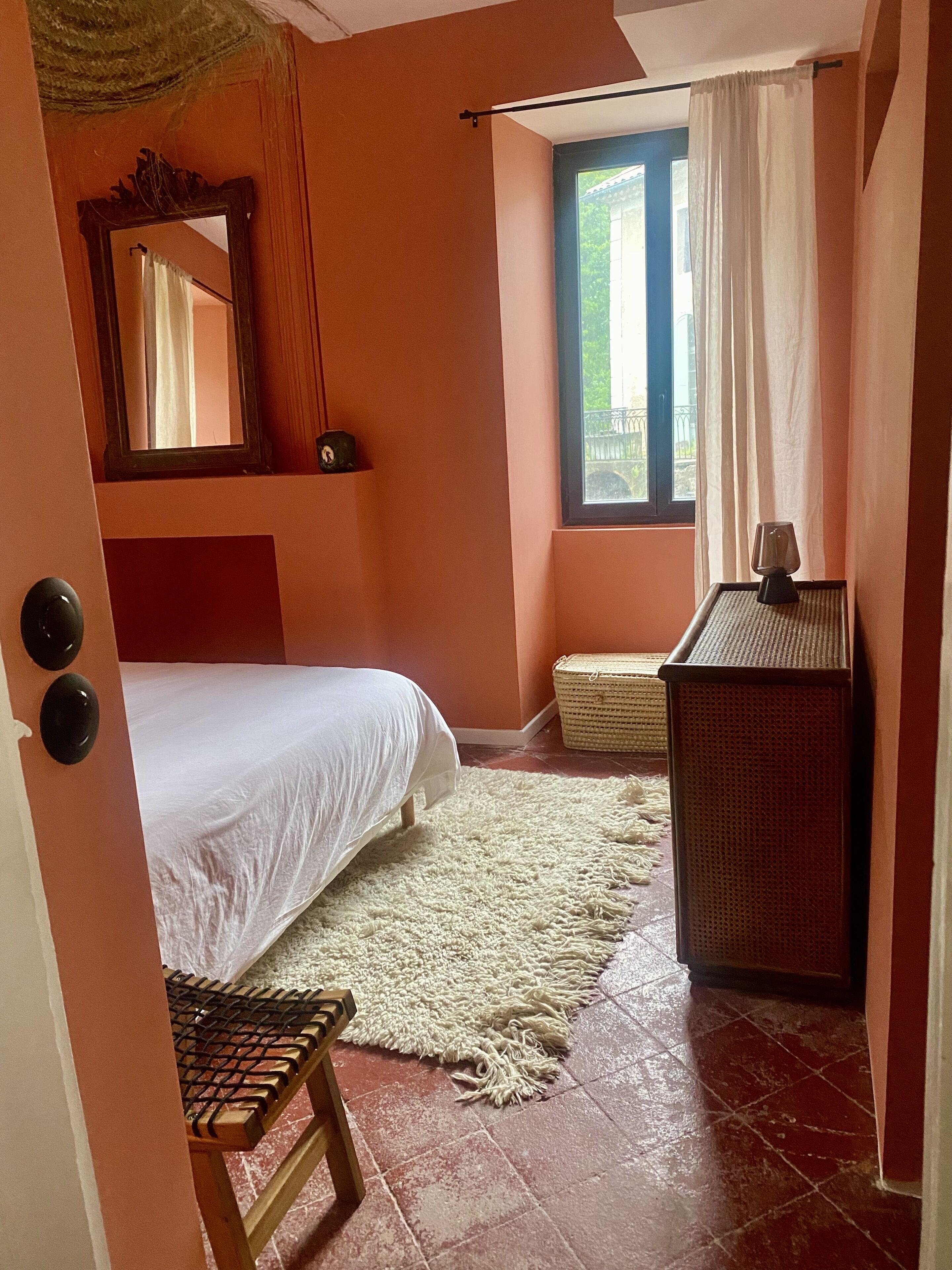 1 chambre, fer et planche à repasser, Wi-Fi gratuit, draps fournis