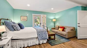 5 bedrooms, iron/ironing board, Internet, bed sheets