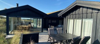 Privat sommerhus på skøn naturgrund med havudsigt