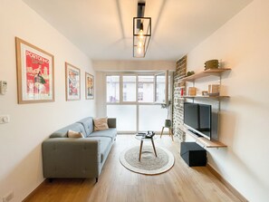 Fernseher, Stereoanlage