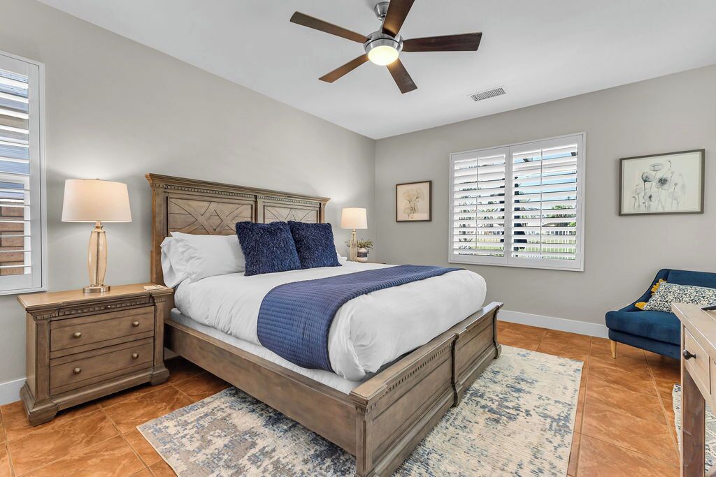 4 bedrooms, desk, iron/ironing board, free WiFi