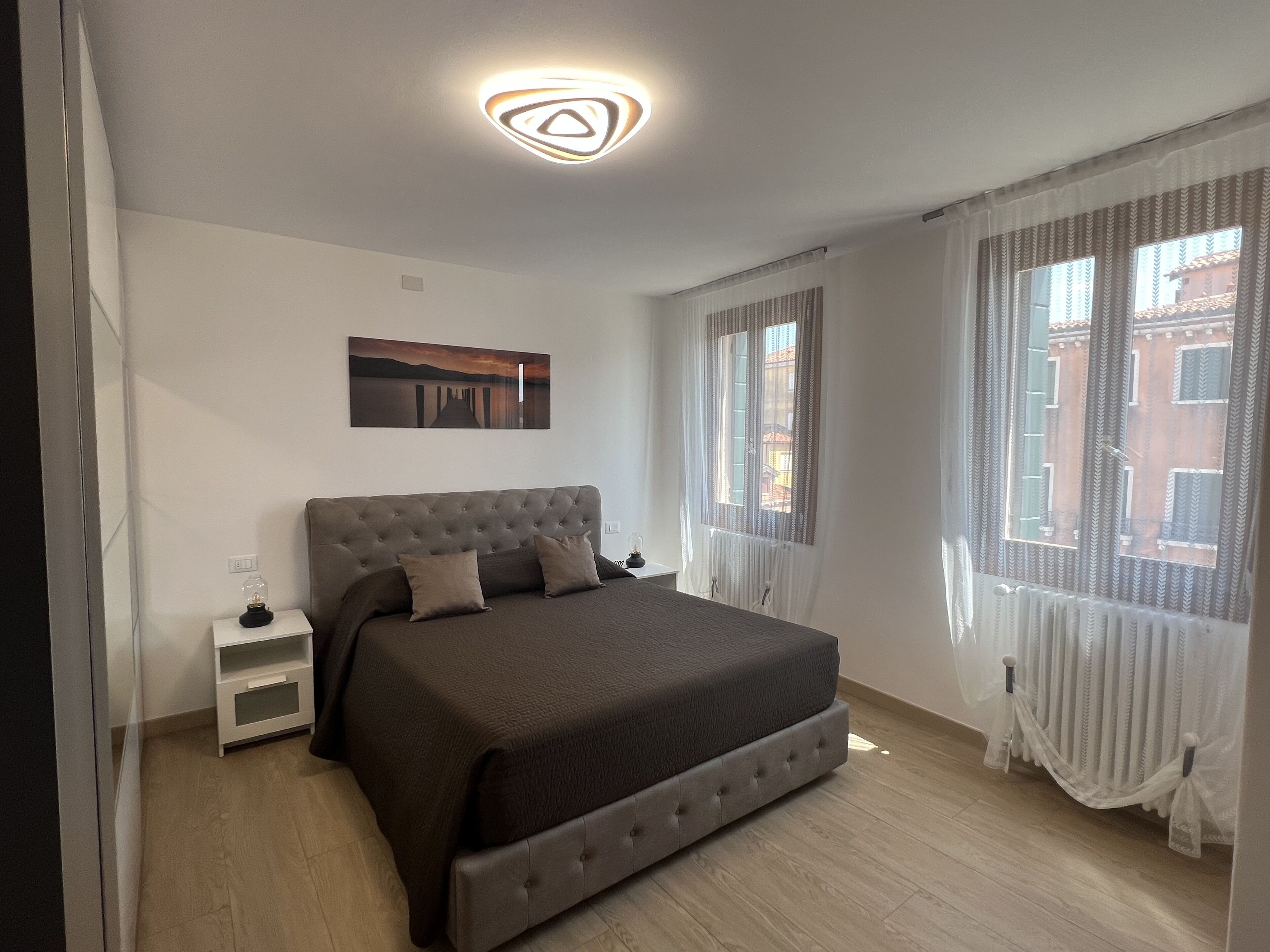1 bedroom, desk, iron/ironing board, WiFi