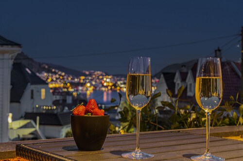 3 bedroom private vacation home in vestland