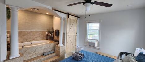 4 Schlafzimmer, Bügeleisen/Bügelbrett, WLAN, Bettwäsche